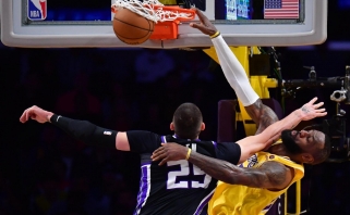 LeBrono dėjimas per "Kings" ukrainietį – įspūdingiausias NBA nakties momentas
